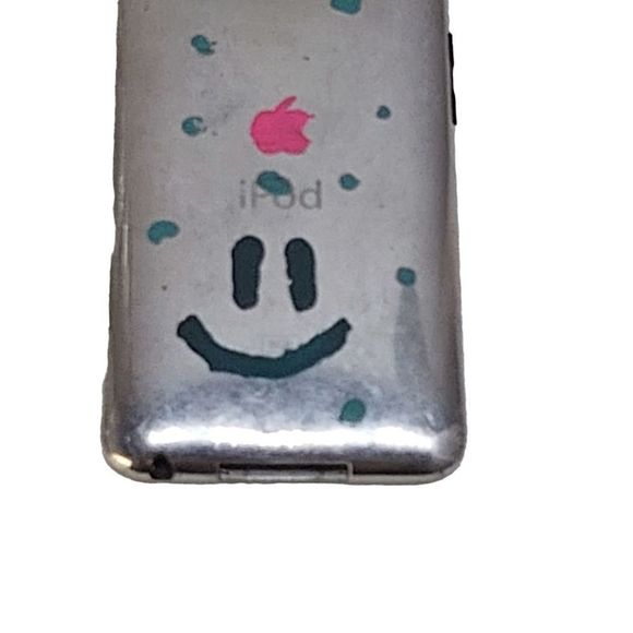 Apple iPod 8GB - Picture 4 of 5